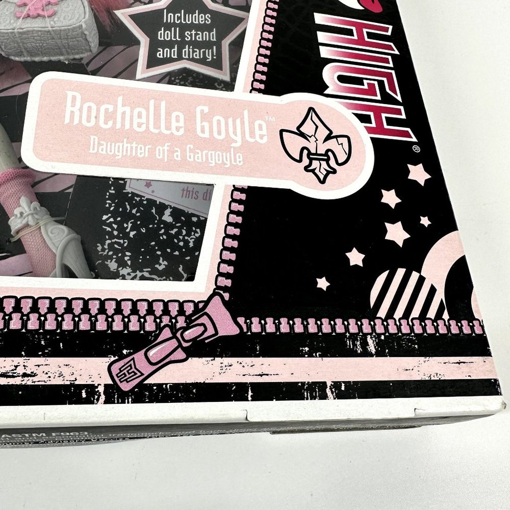 Monster High ROCHELLE GOYLE Original Version 2011 NIB - Picture 12 of 12